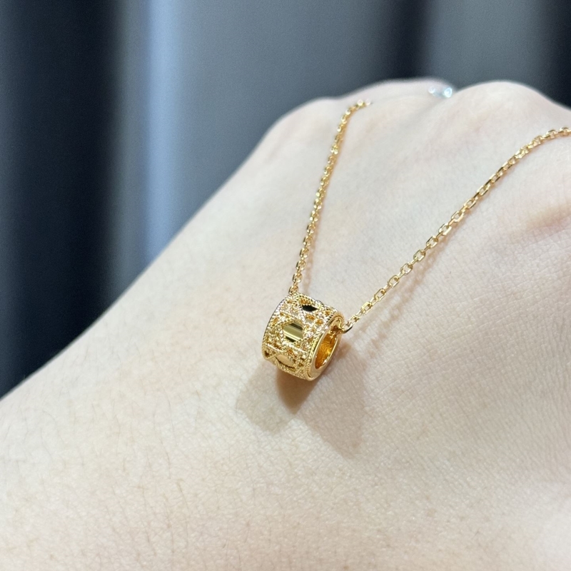 chr1st1an D10r necklaces